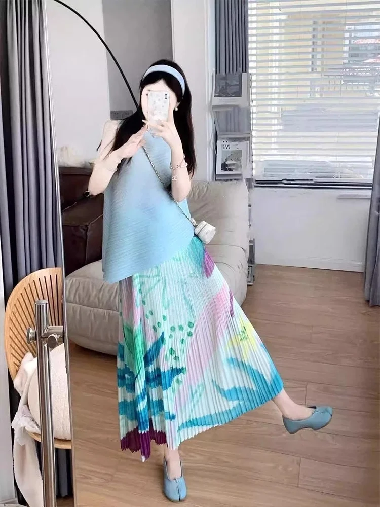 Summer Brand Home Series Oil Painting Flower Half Skirt Sleeveless Top Two-Piece Set Women's Fashion Ensemble round Neck
Summer Brand Home Series Oil Painting Flower Half Skirt Sleeveless Top Two-Piece Set Women's Fashion Ensemble round Neck
