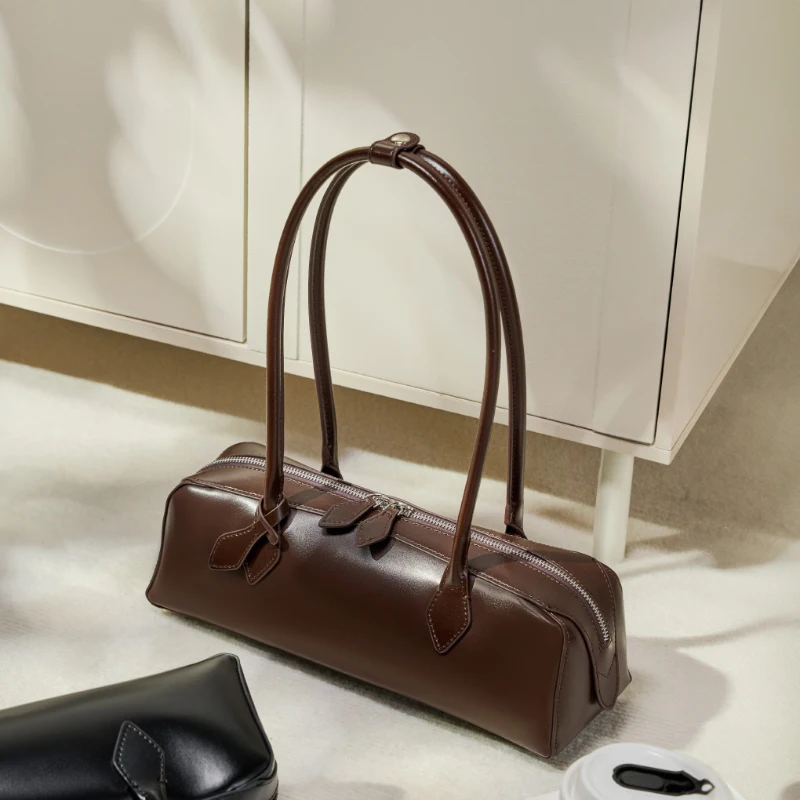 New Fashionable Design Large Capacity Cowhide Armpit Handbag Women's Long Bar Baguette Bag
New Fashionable Design Large Capacity Cowhide Armpit Handbag Women's Long Bar Baguette Bag