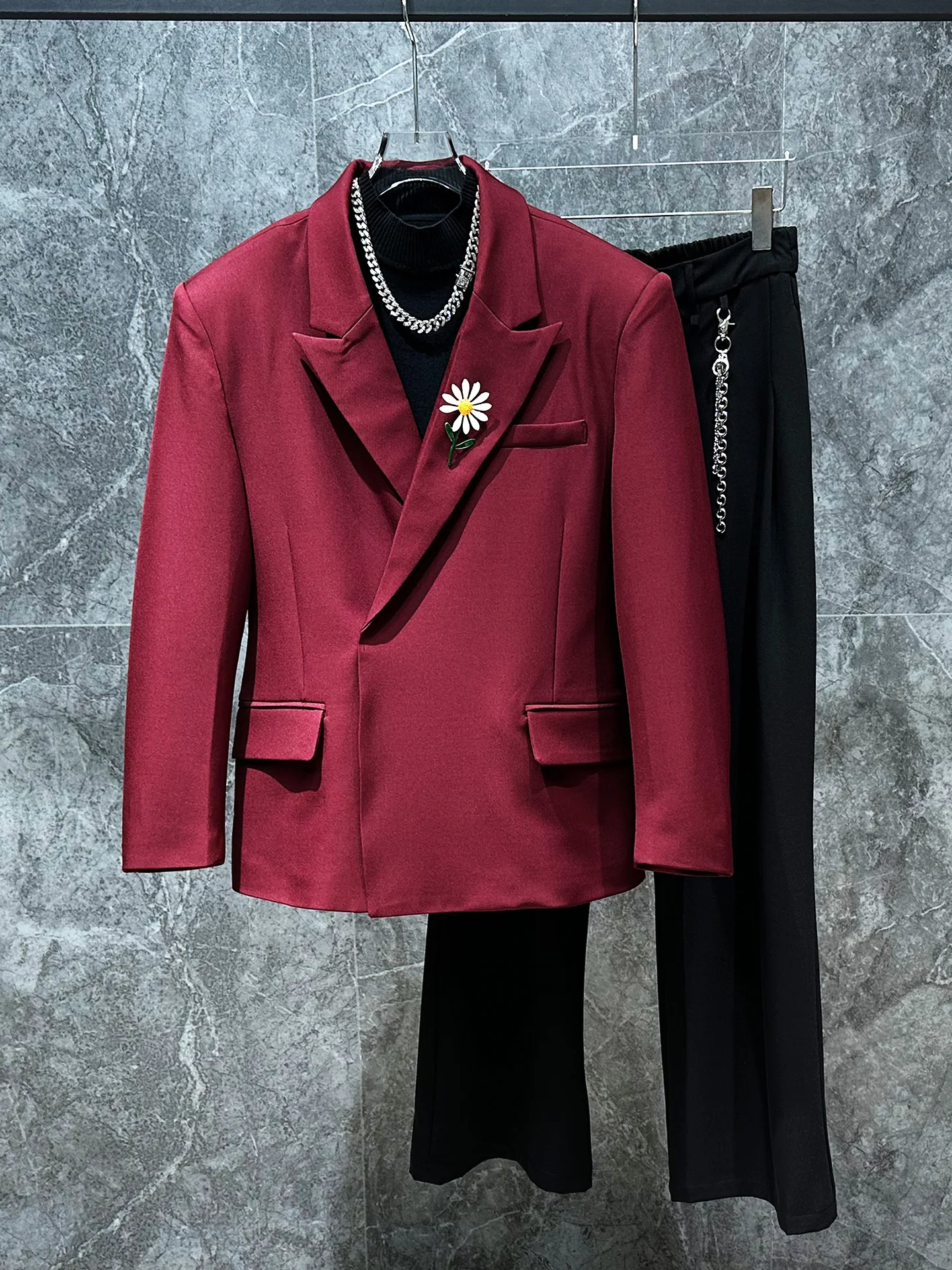 Red oulder Pad Suit Jaet Men's Faion Loose Fit Korean Sle Casual Single-Breasted Coat Ele Slimming Design
Red oulder Pad Suit Jaet Men's Faion Loose Fit Korean Sle Casual Single-Breasted Coat Ele Slimming Design