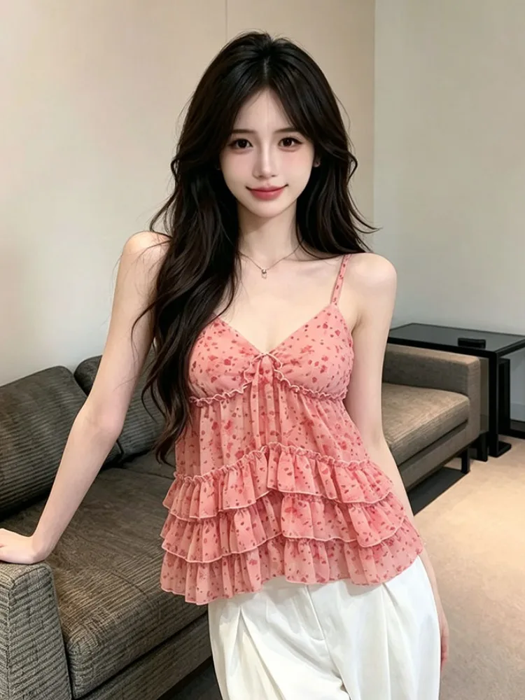 Sweet Girl Style Pink Polka Dot Earlet Hem Strap Vest Sexy Pure Desire V-neck Short Top Korean Version Standard Fit Knitted S...
Sweet Girl Style Pink Polka Dot Earlet Hem Strap Vest Sexy Pure Desire V-neck Short Top Korean Version Standard Fit Knitted S...