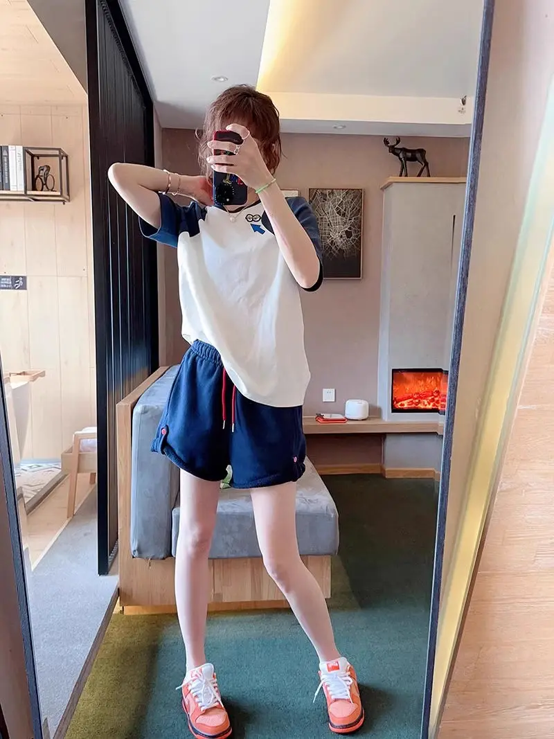 Женские корейские брюки больших размеров с высокой талией и широкими штанинами, летние, новые, с отворотами, повседневные, спортивные, утягивающие, длиной до колена
Женские корейские брюки больших размеров с высокой талией и широкими штанинами, летние, новые, с отворотами, повседневные, спортивные, утягивающие, длиной до колена