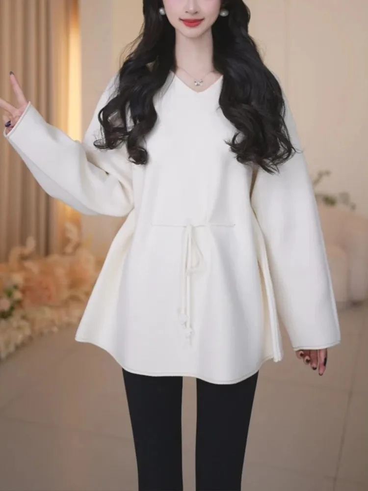 Ele White V-Ne Knitted Sweater with Waist-Cinching Belt Long Sve Mid-Length Top Casual Sle Loose Fit Knitwear
Ele White V-Ne Knitted Sweater with Waist-Cinching Belt Long Sve Mid-Length Top Casual Sle Loose Fit Knitwear