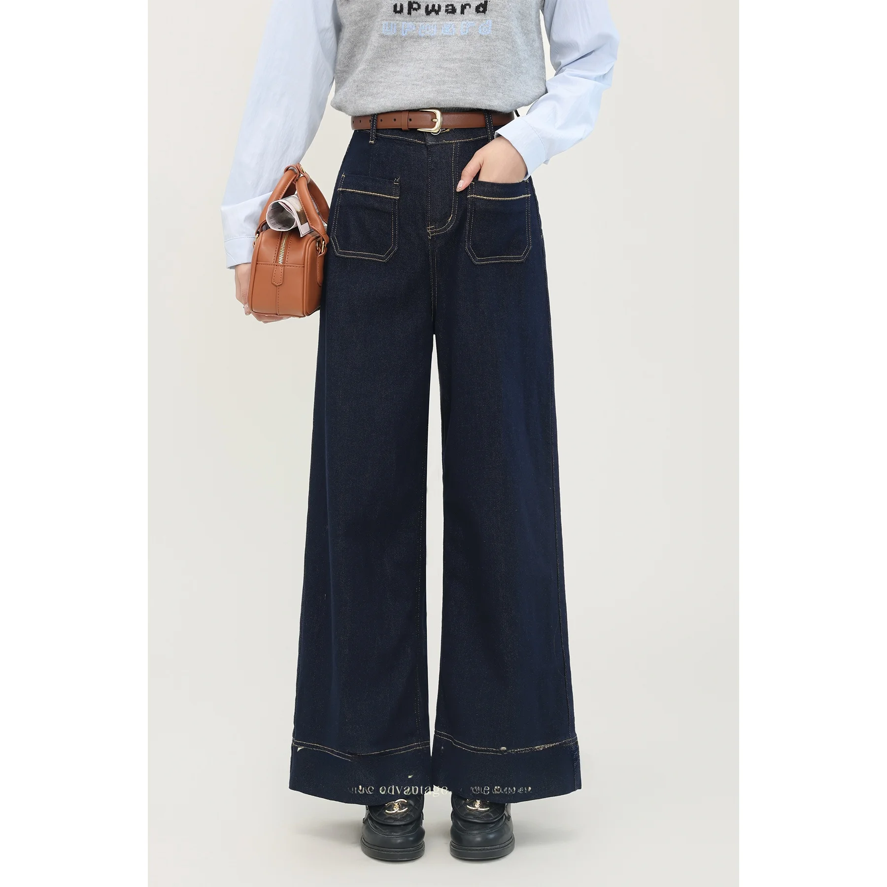 Свободные синие джинсы с высокой талией и широкими штанинами, женские брюки в стиле ретро, осень-зима, Новое поступление, прямые брюки от Zhang Soda
Свободные синие джинсы с высокой талией и широкими штанинами, женские брюки в стиле ретро, осень-зима, Новое поступление, прямые брюки от Zhang Soda