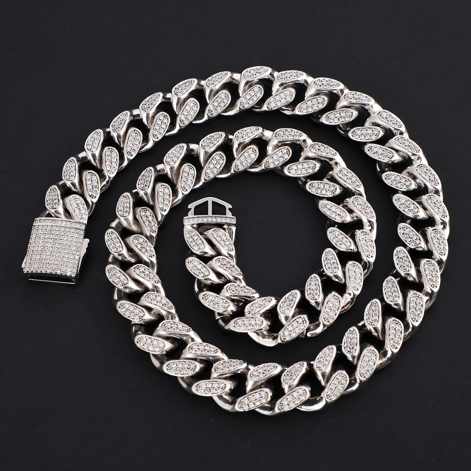 RACHELZ хип-хоп Full Iced Out CZ Stone 20 мм кубинская цепочка для мужчин панк весенняя пряжка ожерелье с кубическим цирконием рэпер повседневные украшения
RACHELZ хип-хоп Full Iced Out CZ Stone 20 мм кубинская цепочка для мужчин панк весенняя пряжка ожерелье с кубическим цирконием рэпер повседневные украшения