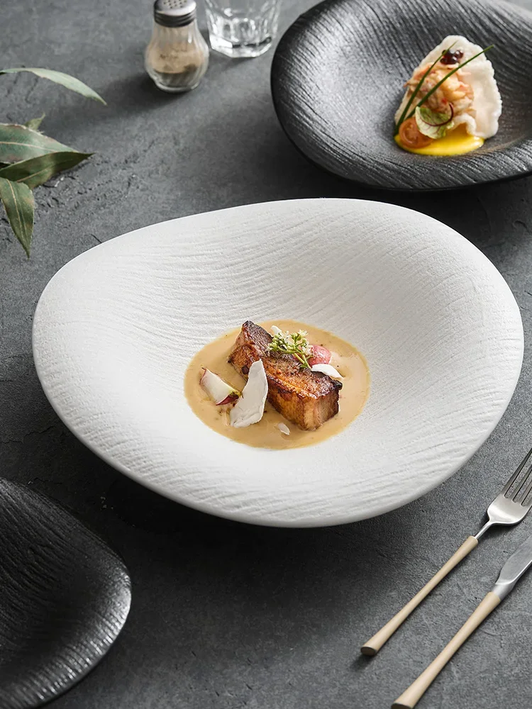 Creative Ceramic Irregular Shaped Dessert Bowl Salad Plate Western Dining Plate Home Use Pasta Plate High Aesthetic Value
Creative Ceramic Irregular Shaped Dessert Bowl Salad Plate Western Dining Plate Home Use Pasta Plate High Aesthetic Value