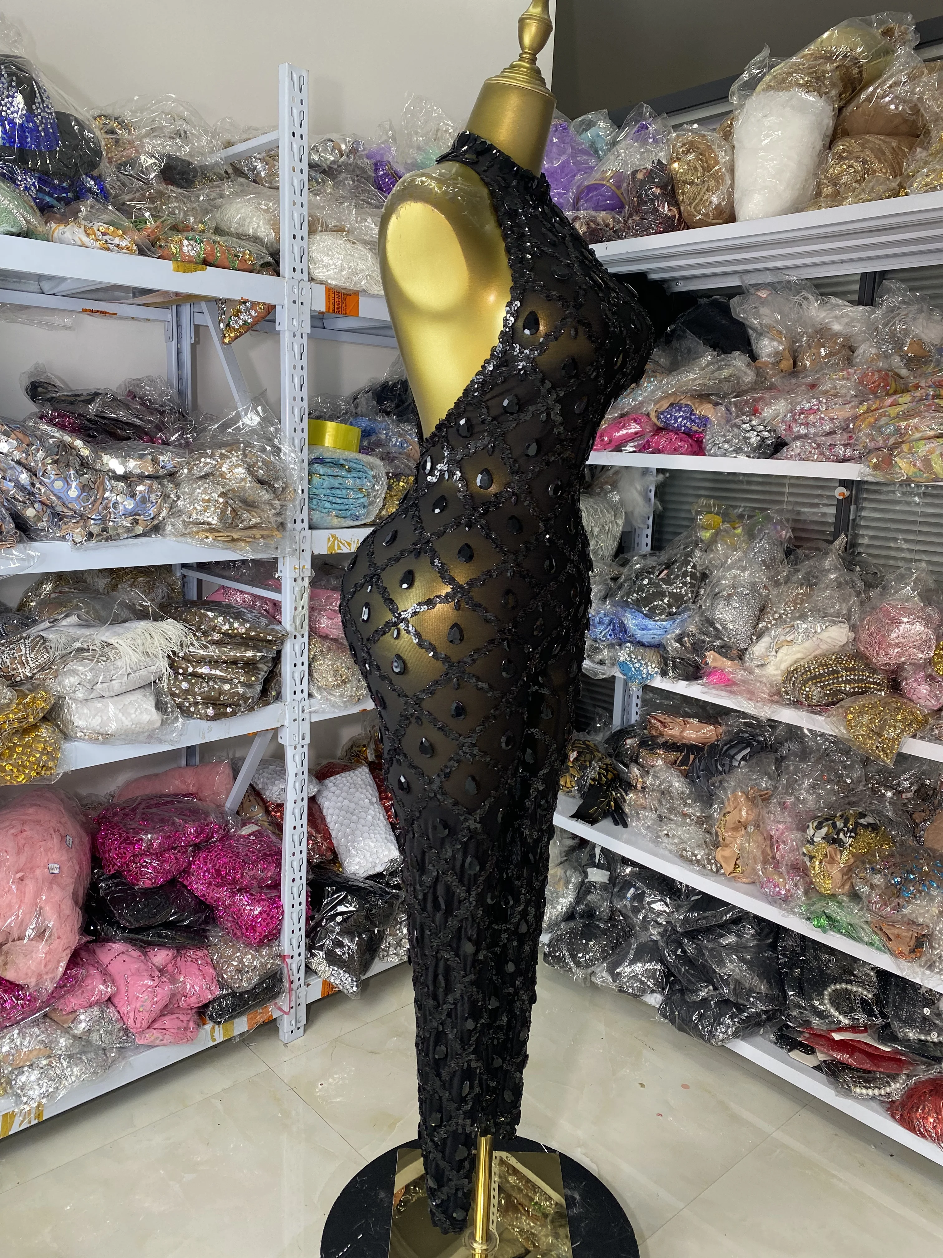 2025 Sexy Black Rhinestones Mesh Transparent Jumpsuit High Elastic Women Special Occassion Nightclub Evening Party Dresses
2025 Sexy Black Rhinestones Mesh Transparent Jumpsuit High Elastic Women Special Occassion Nightclub Evening Party Dresses