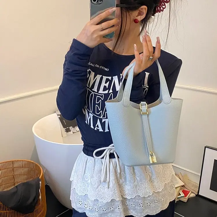 2025 Lychee Pattern Bag - Korean Luxury Messenger Bucket Bag for Women, High-End Versatile Shoulder Bag with Adjustable Strap
2025 Lychee Pattern Bag - Korean Luxury Messenger Bucket Bag for Women, High-End Versatile Shoulder Bag with Adjustable Strap