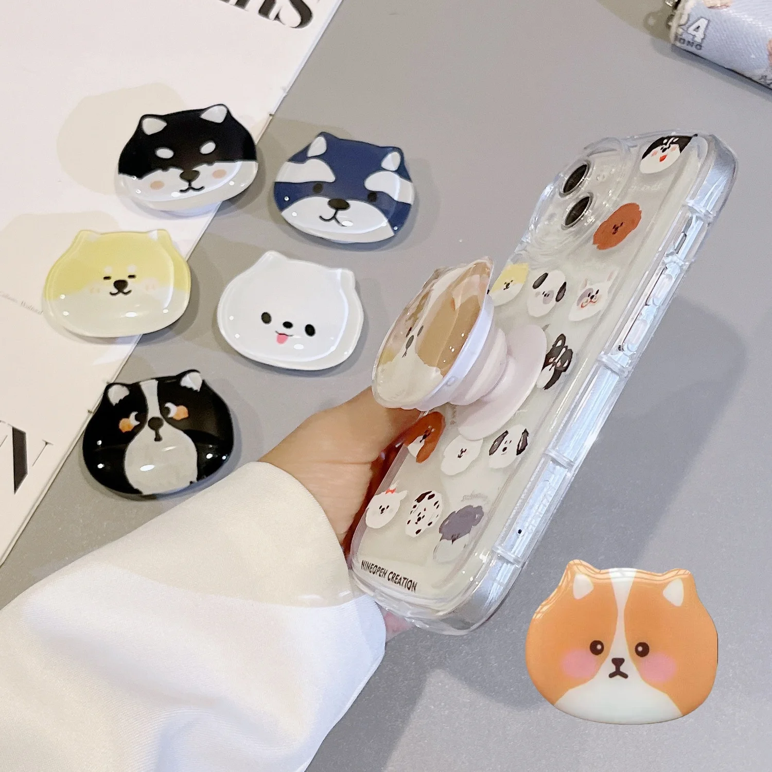 Держатели для телефонов с мультяшным щенком, складное кольцо для ручки на палец, подставки для мобильных телефонов, универсальный держатель для планшета с милой собакой, подставка, кронштейн, аксессуары
Держатели для телефонов с мультяшным щенком, складное кольцо для ручки на палец, подставки для мобильных телефонов, универсальный держатель для планшета с милой собакой, подставка, кронштейн, аксессуары