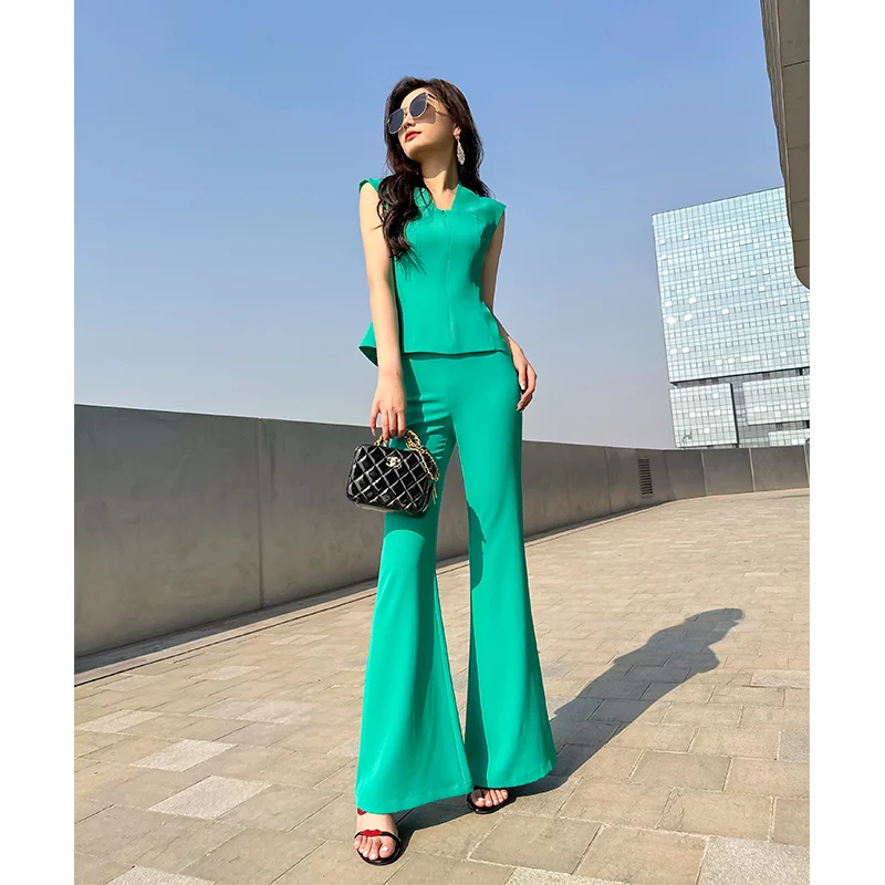 Light mature mature two-piece set women's new elegant sleeveless top temperament high waist and slightly flared pants set
Light mature mature two-piece set women's new elegant sleeveless top temperament high waist and slightly flared pants set