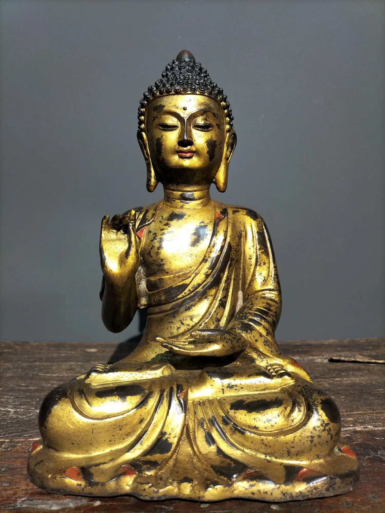 13"Tibetan Temple Collection Old Bronze Cinnabar mud gold Shakyamuni Sitting Buddha Worship Hall Town house Exorcism
13"Tibetan Temple Collection Old Bronze Cinnabar mud gold Shakyamuni Sitting Buddha Worship Hall Town house Exorcism