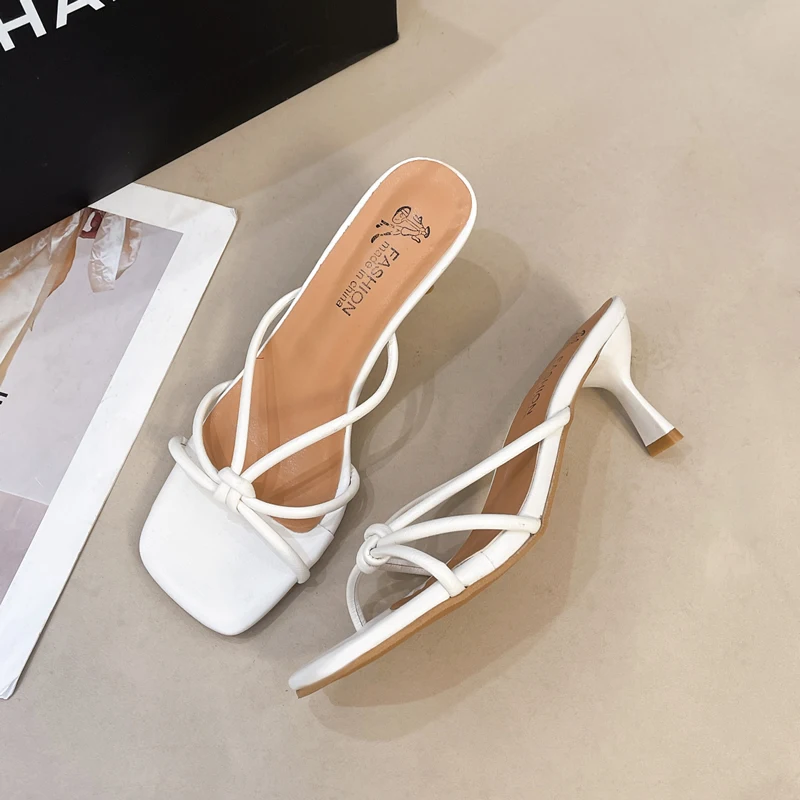 Shoes Big Size Thin Heels Square Toe Slippers Casual Slides Rubber Flip Flops Luxury Hawaiian Soft Rubber Flip Flops Slippers
Shoes Big Size Thin Heels Square Toe Slippers Casual Slides Rubber Flip Flops Luxury Hawaiian Soft Rubber Flip Flops Slippers