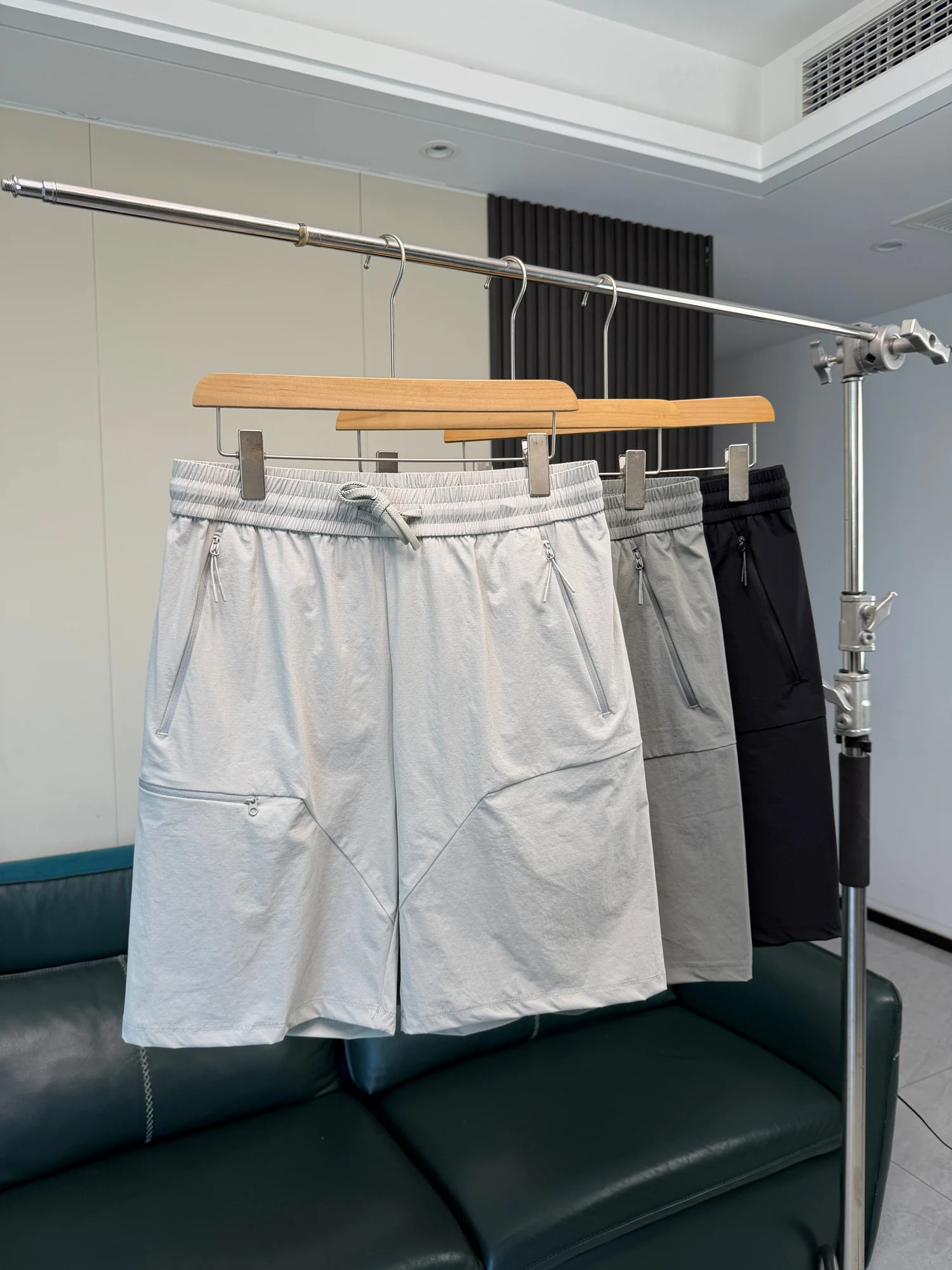 Comfortable Breathable Sweat Absorbent Men's Summer Elastic Waist Casual Shorts Loose Fit Straight Leg Daily Wear Fashion
Comfortable Breathable Sweat Absorbent Men's Summer Elastic Waist Casual Shorts Loose Fit Straight Leg Daily Wear Fashion