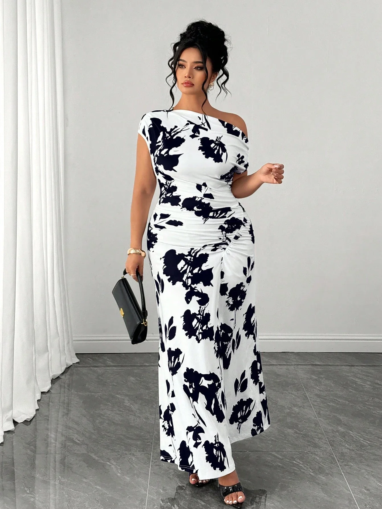 Elegant Black And White Asymmetrical Shoulder Waist Cinched Fishtail Hem Floral Print Maxi Dress
Elegant Black And White Asymmetrical Shoulder Waist Cinched Fishtail Hem Floral Print Maxi Dress