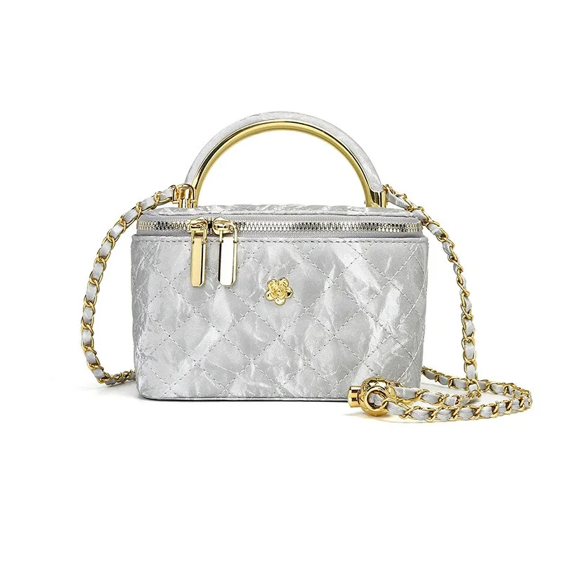 2025 New Women's Large Capacity Diamond Grid Single Shoulder Diagonal Cross Hand-held Small Square Bag, Famous Luxury Designer
2025 New Women's Large Capacity Diamond Grid Single Shoulder Diagonal Cross Hand-held Small Square Bag, Famous Luxury Designer