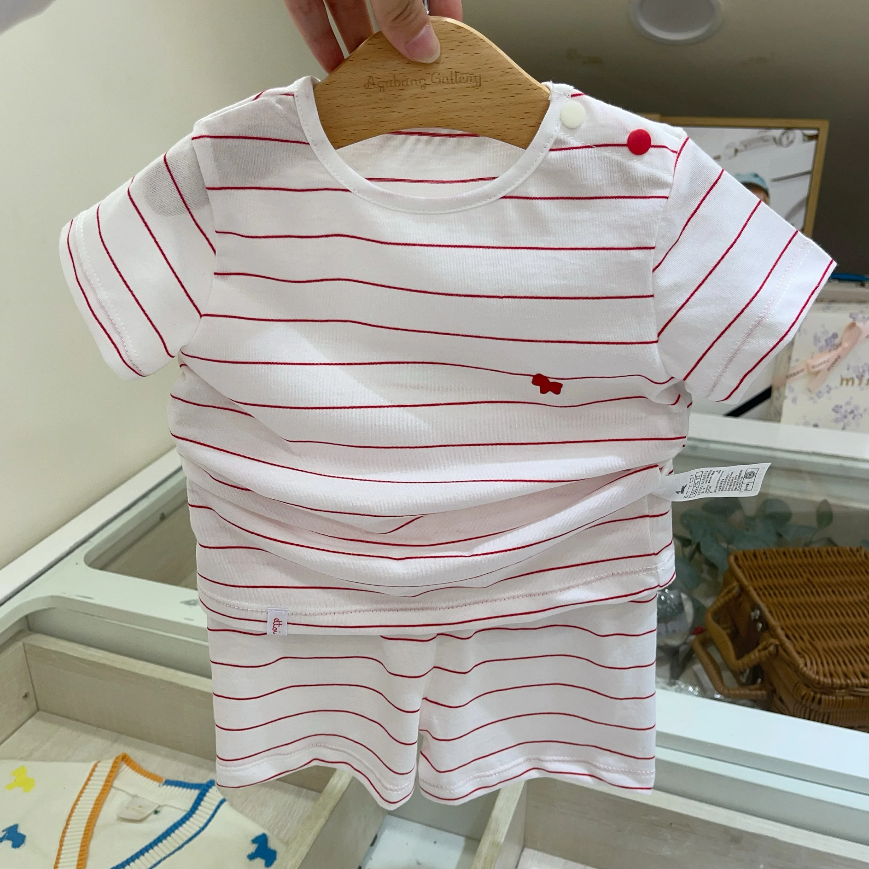 Cute Embroidered Summer Fashionable Short Sleeve T-Shirt Shorts Set for Kids Baby Boy Girl Clothing Toddler Outfit
Cute Embroidered Summer Fashionable Short Sleeve T-Shirt Shorts Set for Kids Baby Boy Girl Clothing Toddler Outfit