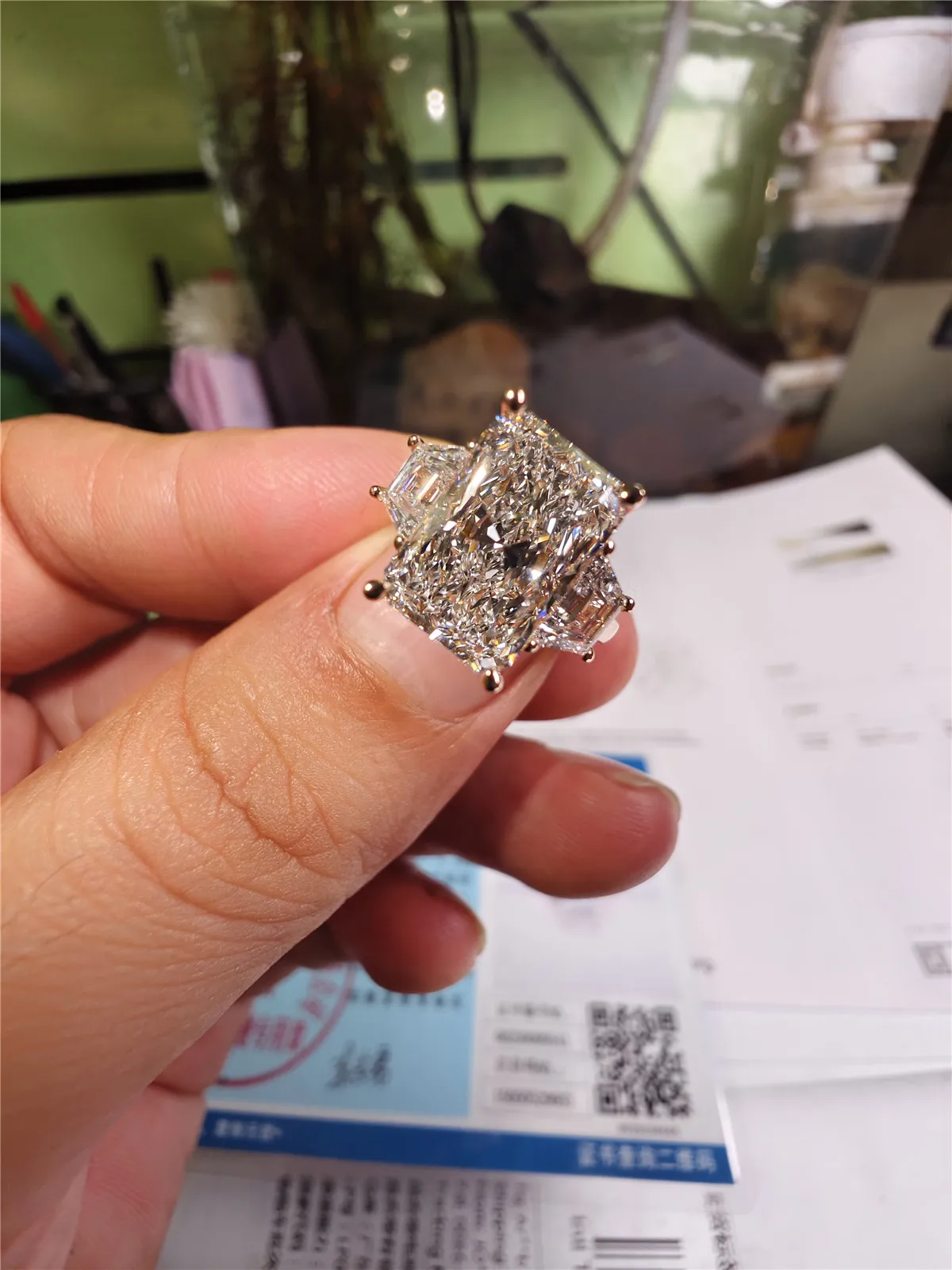 14K real gold laboratory grown 4-carat Radine 3-stone diamond ring engagement ring women's rose gold wedding diamond ring custom
14K real gold laboratory grown 4-carat Radine 3-stone diamond ring engagement ring women's rose gold wedding diamond ring custom
