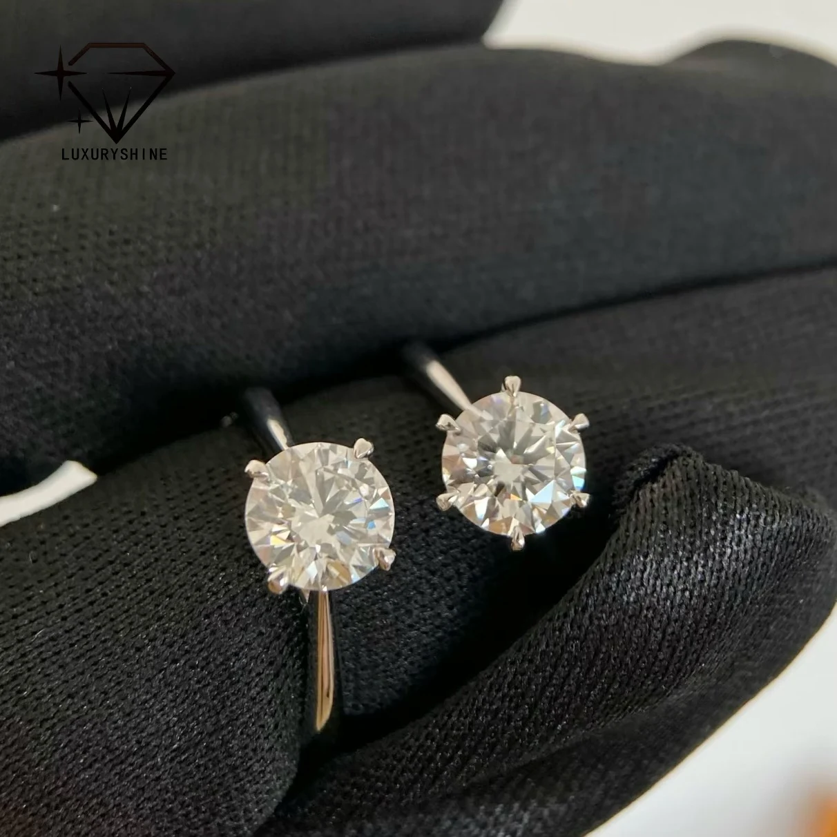 Luxuryshine 1CT 2CT 3CT 4CT VS1 Кольцо с бриллиантом, выращенное в лаборатории, белое золото 18 карат, ювелирные изделия на заказ, свадебное и обручальное кольцо с белым бриллиантом
Luxuryshine 1CT 2CT 3CT 4CT VS1 Кольцо с бриллиантом, выращенное в лаборатории, белое золото 18 карат, ювелирные изделия на заказ, свадебное и обручальное кольцо с белым бриллиантом