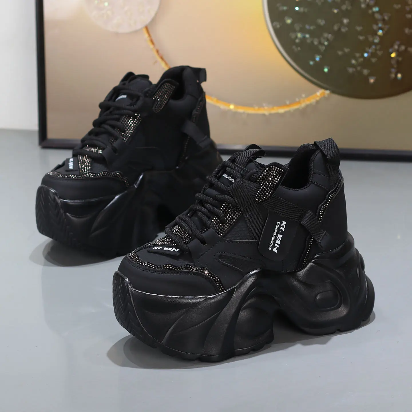 Женские туфли для папы со скрытой толстой подошвой высотой 12 см — легкие кроссовки на наклонной подошве для миниатюрных женщин, для похудения и комфорта
Женские туфли для папы со скрытой толстой подошвой высотой 12 см — легкие кроссовки на наклонной подошве для миниатюрных женщин, для похудения и комфорта