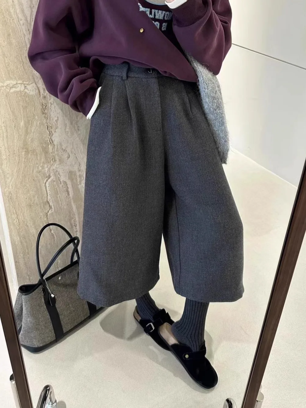Gray Fleece Lined Thickened Wide Leg Pants High Waist Straight Cut Winter Casual Trousers for plus Size Women
Gray Fleece Lined Thickened Wide Leg Pants High Waist Straight Cut Winter Casual Trousers for plus Size Women