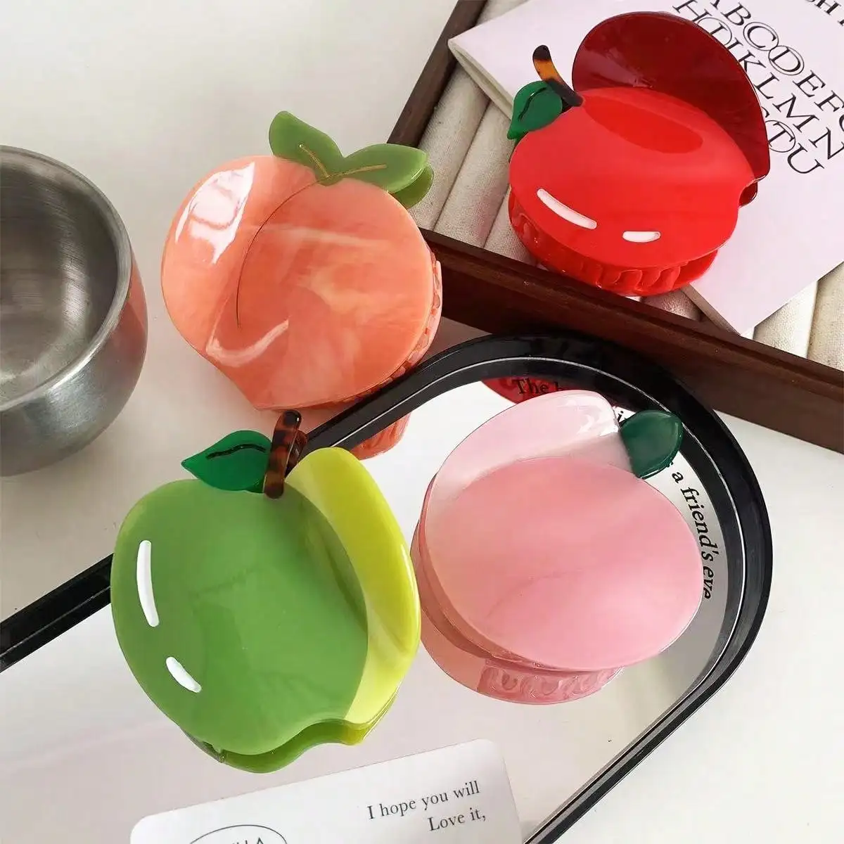 1pc Summer Dopamine Fruit Hair Clip Cute Peach Grip High Grade Acetate Apple Shark Clip Back Head Disc Hair Grip
1pc Summer Dopamine Fruit Hair Clip Cute Peach Grip High Grade Acetate Apple Shark Clip Back Head Disc Hair Grip
