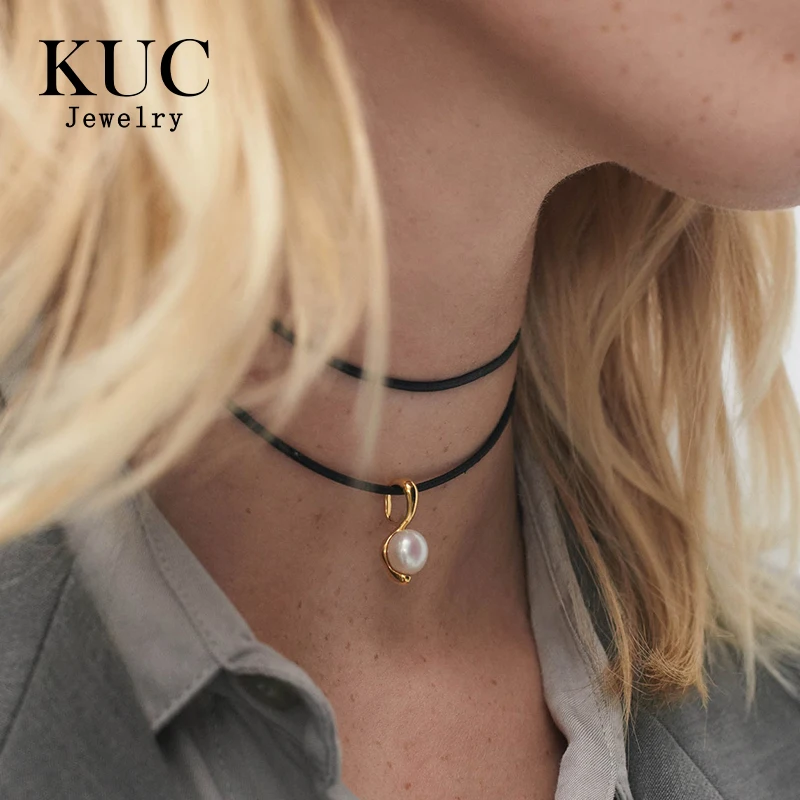 Fine Jewelry Trendy Chic 18k Gold Plated Plata 925 Sterling Silver Charm Perla Pearl Essential Pendant for Necklaces Women
Fine Jewelry Trendy Chic 18k Gold Plated Plata 925 Sterling Silver Charm Perla Pearl Essential Pendant for Necklaces Women