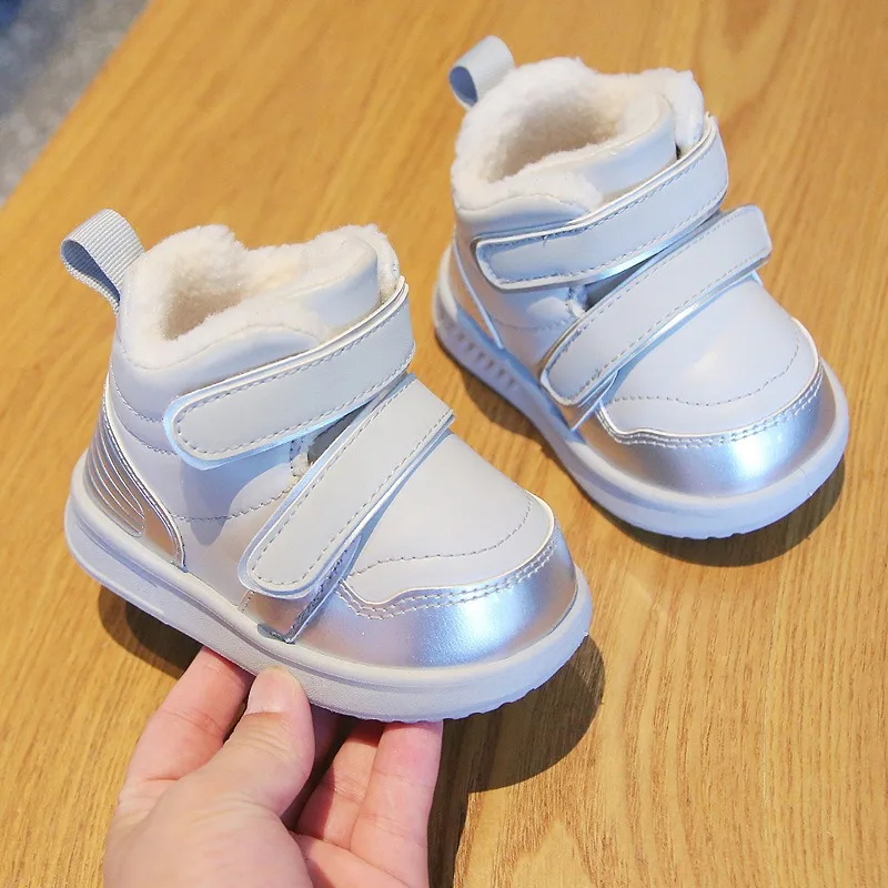 Children's Winter Boots 2025Winter New Girl Velvet Sport Boot Simple Soft Bottom Non Slip Men's Women's Versatile Warm Baby Boot
Children's Winter Boots 2025Winter New Girl Velvet Sport Boot Simple Soft Bottom Non Slip Men's Women's Versatile Warm Baby Boot