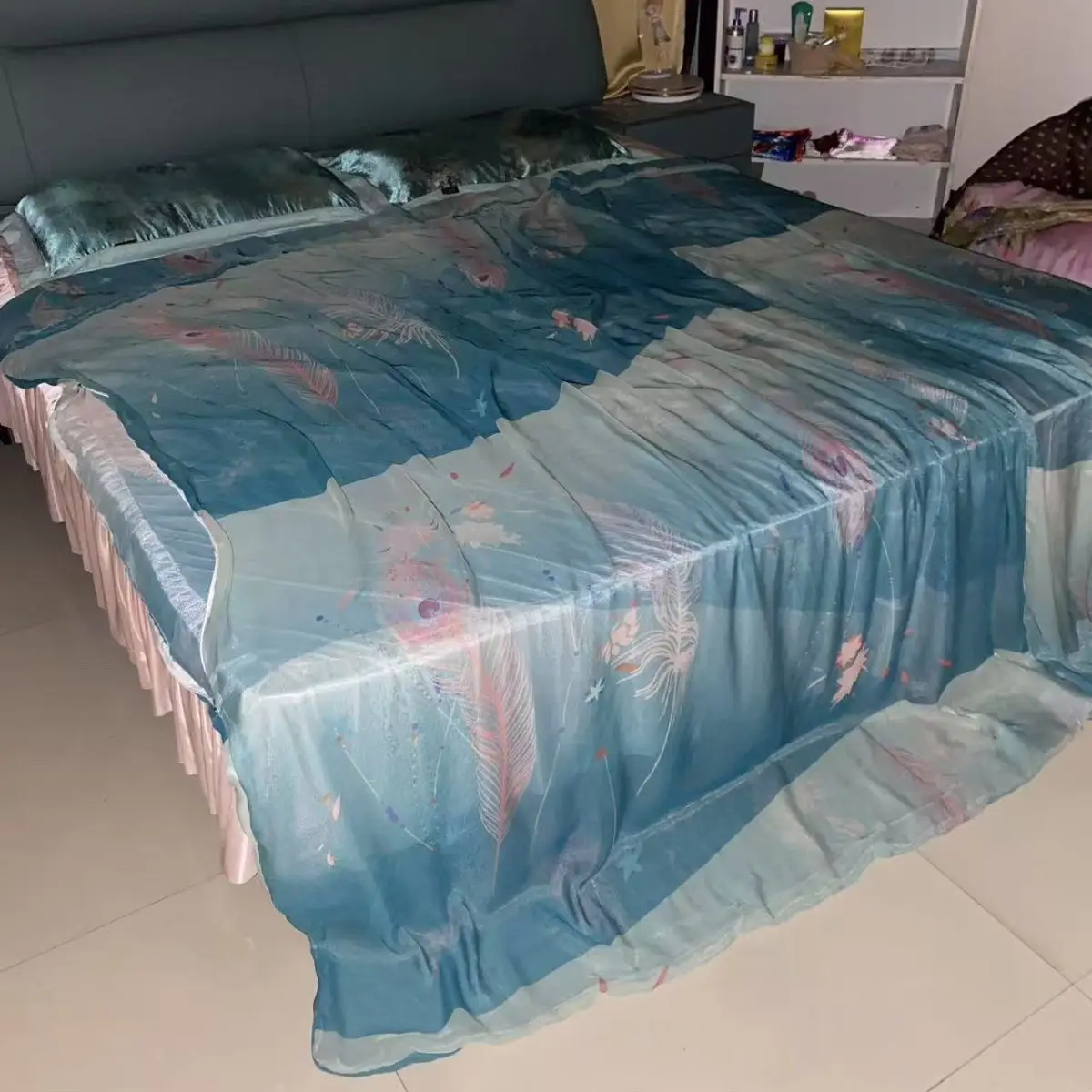 94.5*86in No Pillow Cover Glossy summer sheer tulle sheet Ultra-thin mesh Ice cool bedspread quilt cover
94.5*86in No Pillow Cover Glossy summer sheer tulle sheet Ultra-thin mesh Ice cool bedspread quilt cover