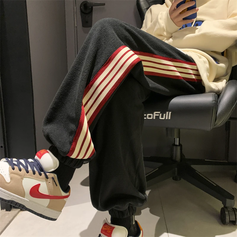 Men's Autumn Winter Plaid Thiened Fce Casual Sports Pants Straight Leg Anti-Wrinkle Youthful Sle Faionable Trousers
Men's Autumn Winter Plaid Thiened Fce Casual Sports Pants Straight Leg Anti-Wrinkle Youthful Sle Faionable Trousers