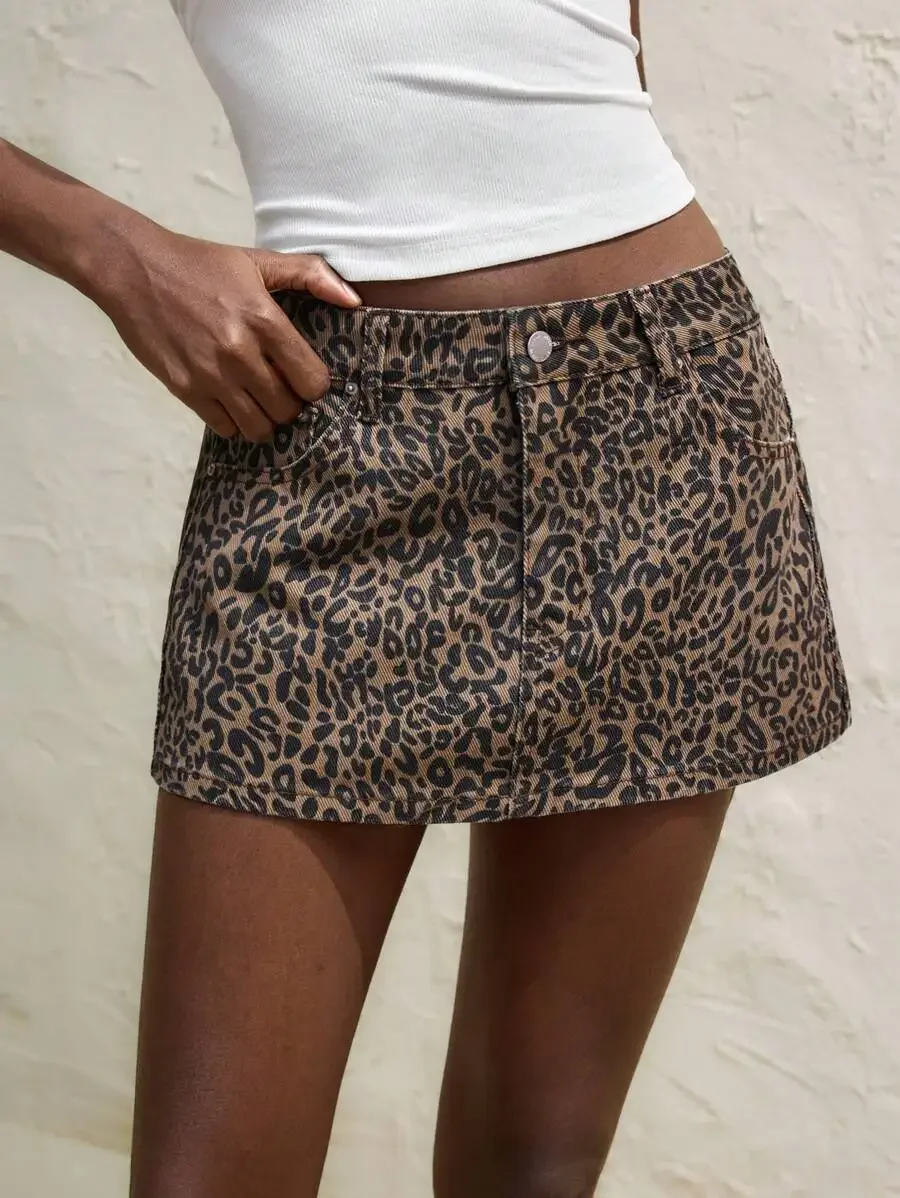 Women's Leopard Print Denim Mini Skirt, Y2K Style, High Waist, Casual Streetwear
Women's Leopard Print Denim Mini Skirt, Y2K Style, High Waist, Casual Streetwear