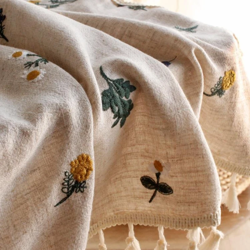 Embroidered Country-style Tablecloth, Japanese-style Light Luxury Rectangular Linen Cream Style Desk Cover Table Linen Colth
Embroidered Country-style Tablecloth, Japanese-style Light Luxury Rectangular Linen Cream Style Desk Cover Table Linen Colth
