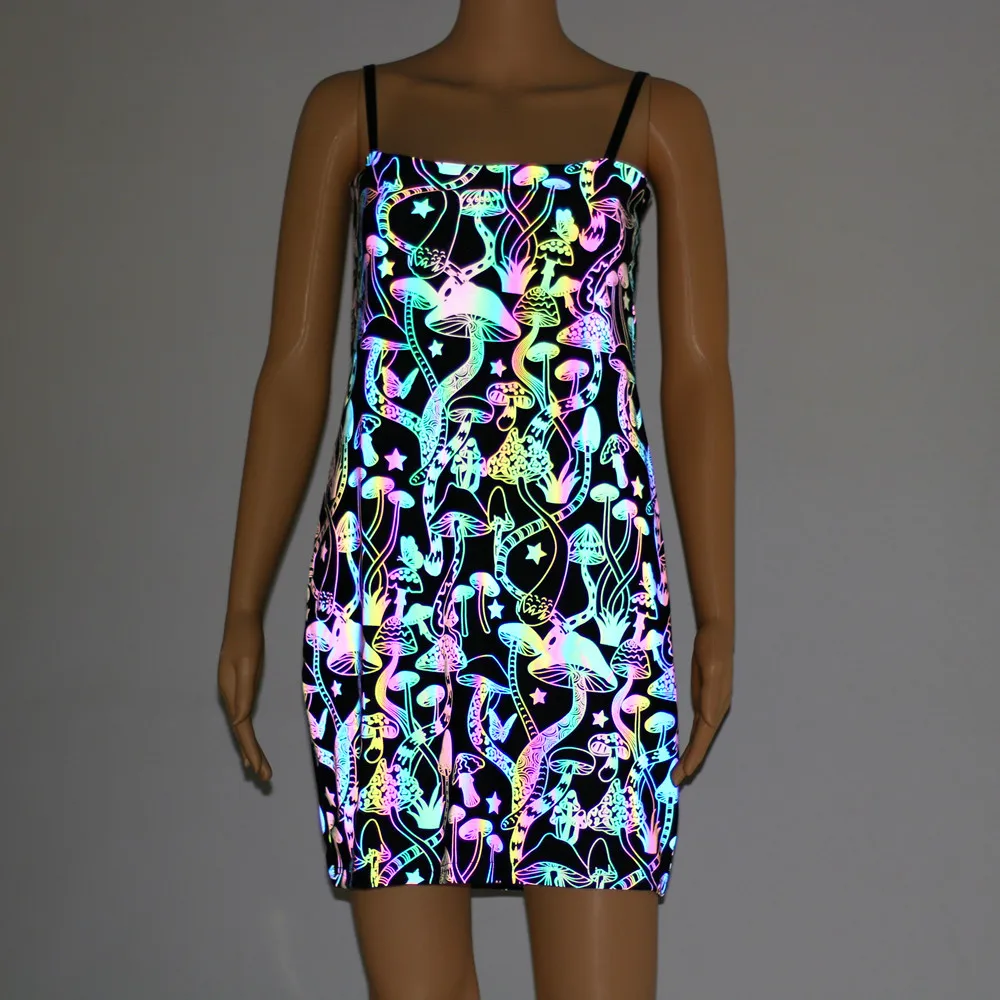 Голографическое радужное светоотражающее платье, светящееся в темноте облегающее платье-комбинация, фестивальная одежда для рейва, платье с принтом грибов и бабочек
Голографическое радужное светоотражающее платье, светящееся в темноте облегающее платье-комбинация, фестивальная одежда для рейва, платье с принтом грибов и бабочек