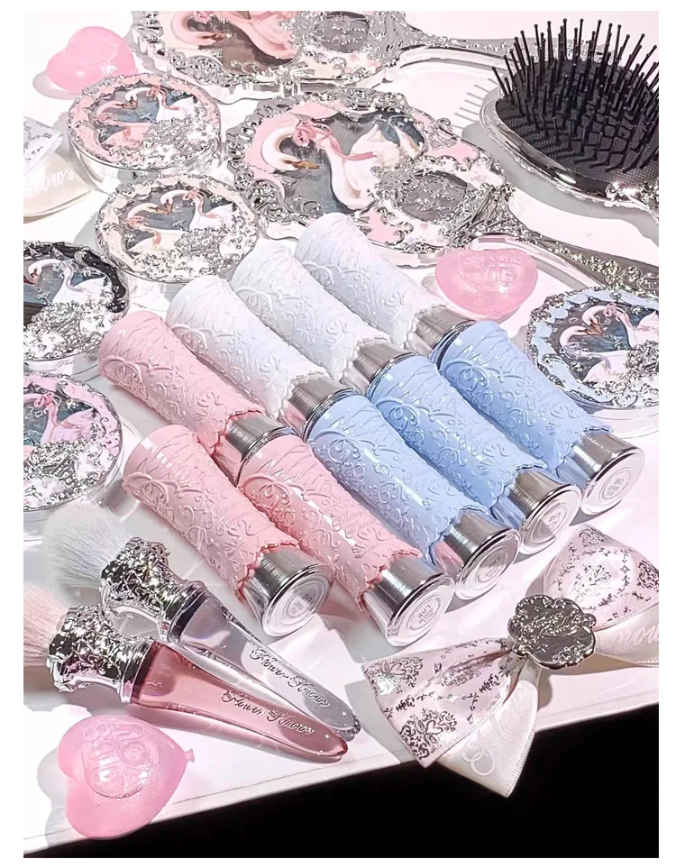 Flower Knows Swan Ballet Lip Gloss Mirror Moisturizing Surface Film Forming Shiny Crystal Transparent Lipstick Not Sticky or Dry
Flower Knows Swan Ballet Lip Gloss Mirror Moisturizing Surface Film Forming Shiny Crystal Transparent Lipstick Not Sticky or Dry