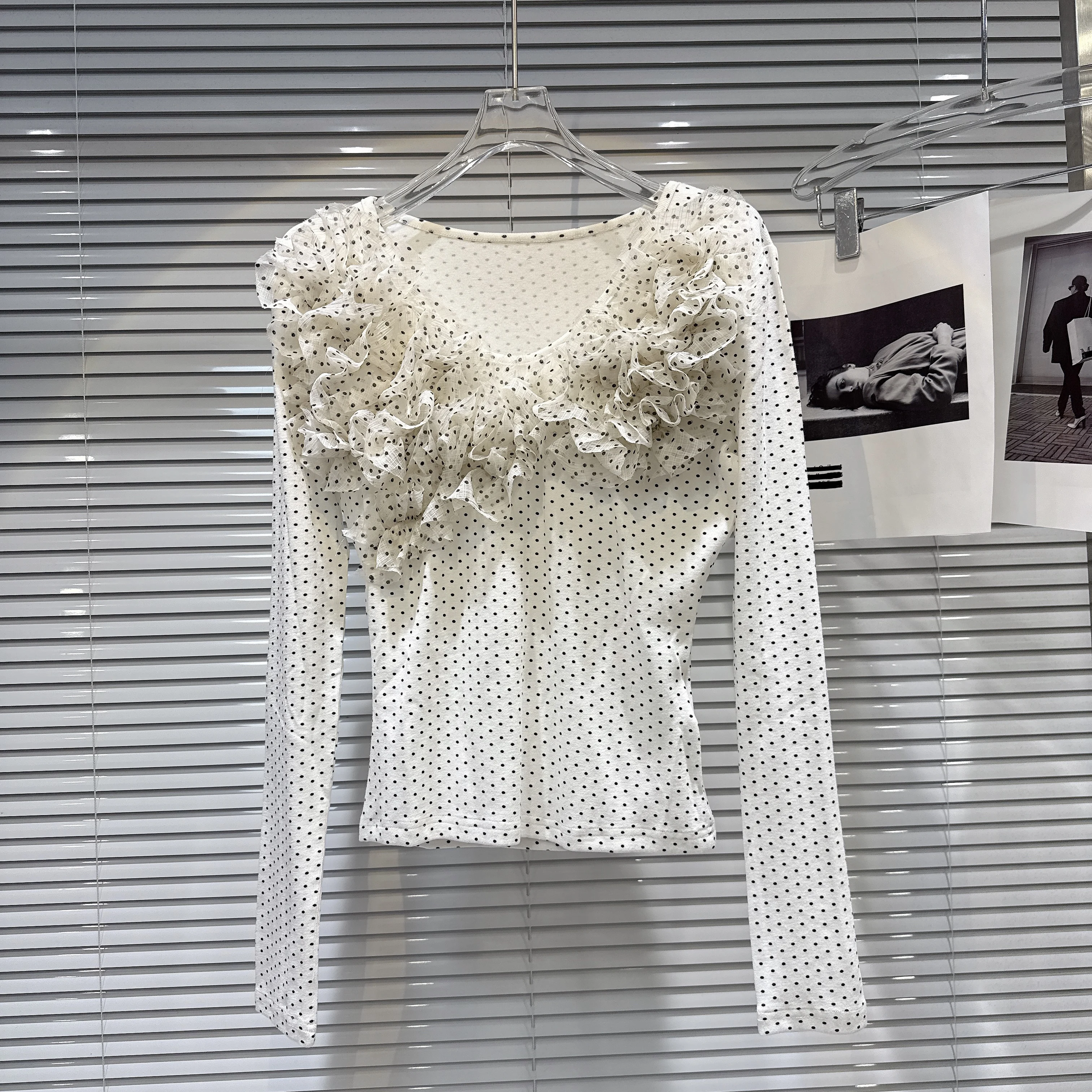 Gagarich, новинка осени 2023, французская милая волнистая футболка с листьями лотоса и краями, сетчатая футболка, маленькая рубашка, женский топ
Gagarich, новинка осени 2023, французская милая волнистая футболка с листьями лотоса и краями, сетчатая футболка, маленькая рубашка, женский топ