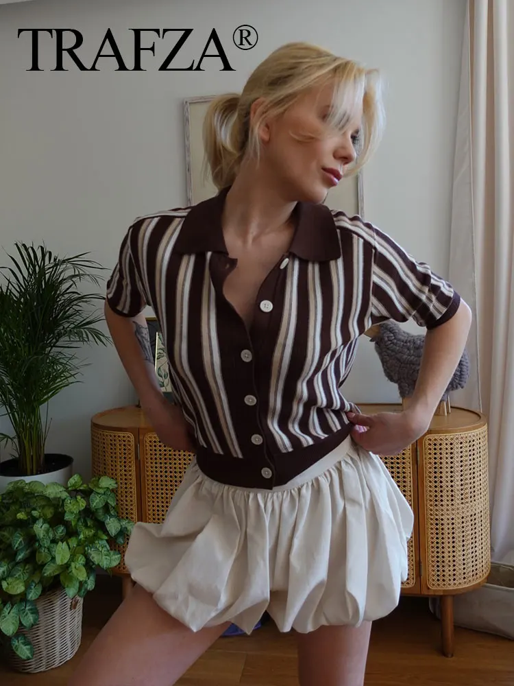 TRAFZA Summer Retro Lapel Single-breasted Women's Fashion Chic Striped Knit Polo Shirt Collar Jacket Women's Short-sleeved Top
TRAFZA Summer Retro Lapel Single-breasted Women's Fashion Chic Striped Knit Polo Shirt Collar Jacket Women's Short-sleeved Top