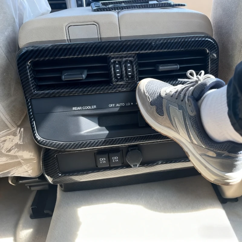 Для Toyota Land Cruiser LC300 2023-2025 ABS автомобильная задняя крышка вентиляционного отверстия рамка анти-ударная панель отделка внутренние автомобильные аксессуары
Для Toyota Land Cruiser LC300 2023-2025 ABS автомобильная задняя крышка вентиляционного отверстия рамка анти-ударная панель отделка внутренние автомобильные аксессуары