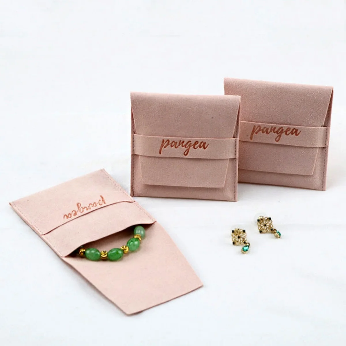 100pcs Custom Logo Pink 9x9x2.5cm Jewelry Gift Boxes with 8x8cm Microfiber Suede Envelope Bags Rings Earrings Organizer Pouches
100pcs Custom Logo Pink 9x9x2.5cm Jewelry Gift Boxes with 8x8cm Microfiber Suede Envelope Bags Rings Earrings Organizer Pouches