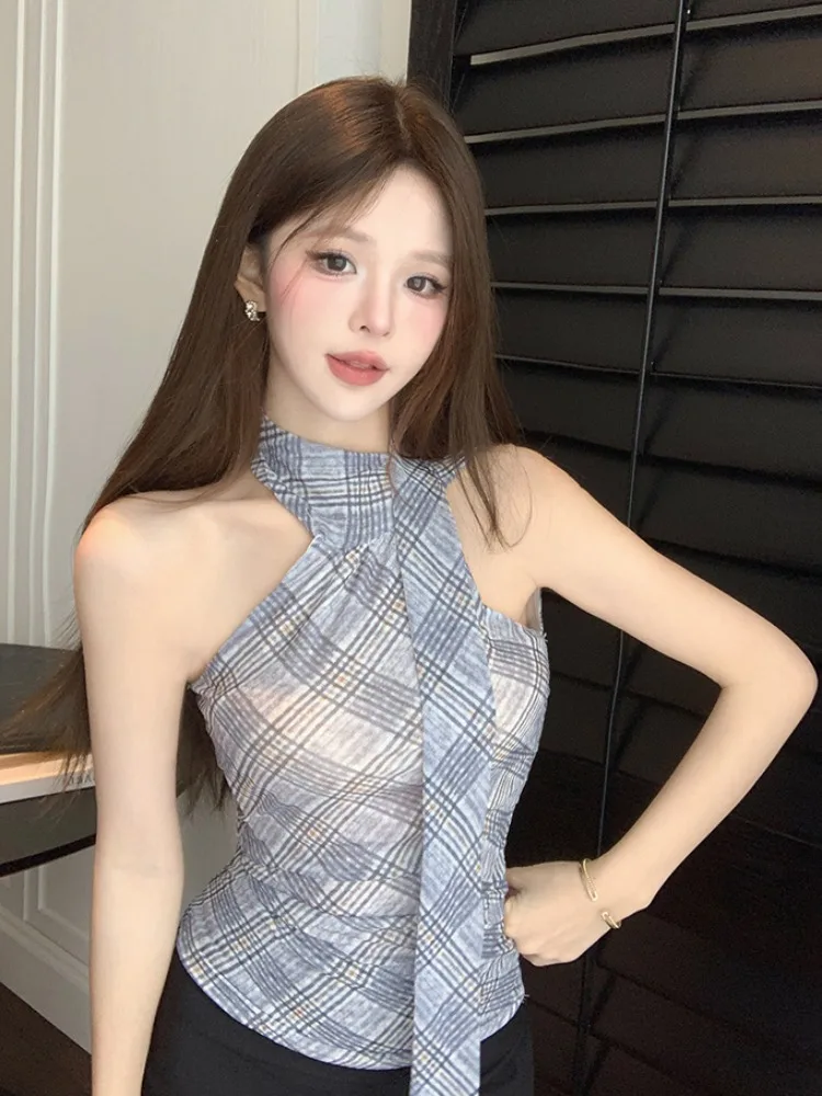 Summer Design Plaid Sash Backless Neck Hanging Strap Vest Women's Inner Wear Sleeveless Top Korean Style Slim Fit Commute Wear
Summer Design Plaid Sash Backless Neck Hanging Strap Vest Women's Inner Wear Sleeveless Top Korean Style Slim Fit Commute Wear