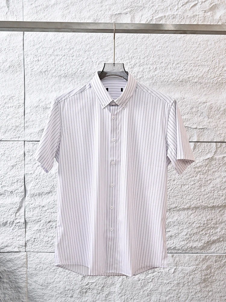 Men's Summer Breathable Cool Casual Stripe Short Sleeve Shirt Standard Fit Youth Fashion Moisture Wicking Chinese Brand
Men's Summer Breathable Cool Casual Stripe Short Sleeve Shirt Standard Fit Youth Fashion Moisture Wicking Chinese Brand