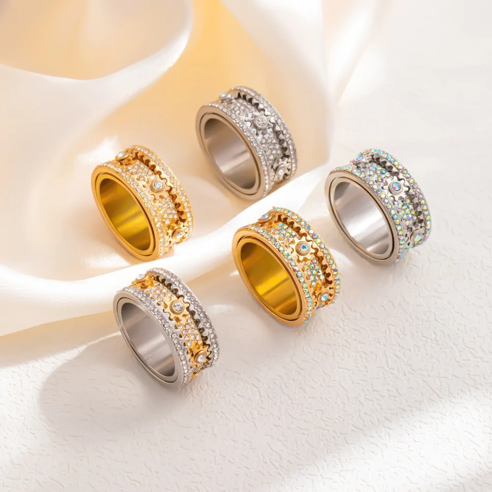 Rotatable Gear Fidget Ring, Full Pave Zircon Stainless Steel Spinner Anxiety Ring Gold Silver Unisex Daily Stress Relief Jewelry
Rotatable Gear Fidget Ring, Full Pave Zircon Stainless Steel Spinner Anxiety Ring Gold Silver Unisex Daily Stress Relief Jewelry