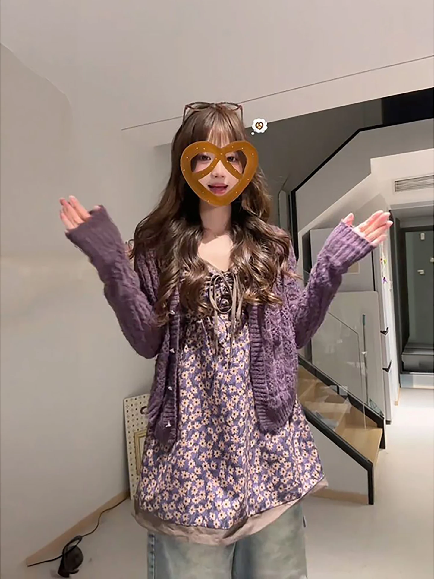 Retro Floral V-Neck Short Knitted Cardigan Set Women's Loose Fit Casual Breathable Spring Fashion Top Bottoms Ensemble
Retro Floral V-Neck Short Knitted Cardigan Set Women's Loose Fit Casual Breathable Spring Fashion Top Bottoms Ensemble