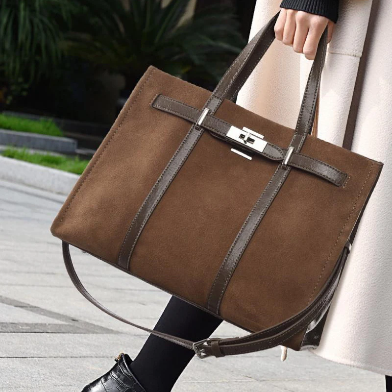Simple Frosted Women's Handbag Large Size Lock Buckle Commuter Shoulder Bag Shoulder Bag Crossbody Tote Bag High-end Handbag
Simple Frosted Women's Handbag Large Size Lock Buckle Commuter Shoulder Bag Shoulder Bag Crossbody Tote Bag High-end Handbag