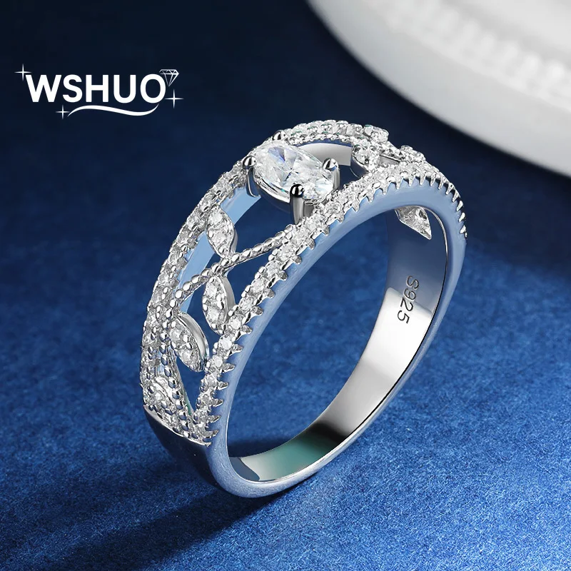 WSHUO 100% 925 Sterling Silver 0.3CT Oval Moissanite Ring for Women Vintage Valentine's Day Gift White Gold Plated Band Jewelry
WSHUO 100% 925 Sterling Silver 0.3CT Oval Moissanite Ring for Women Vintage Valentine's Day Gift White Gold Plated Band Jewelry
