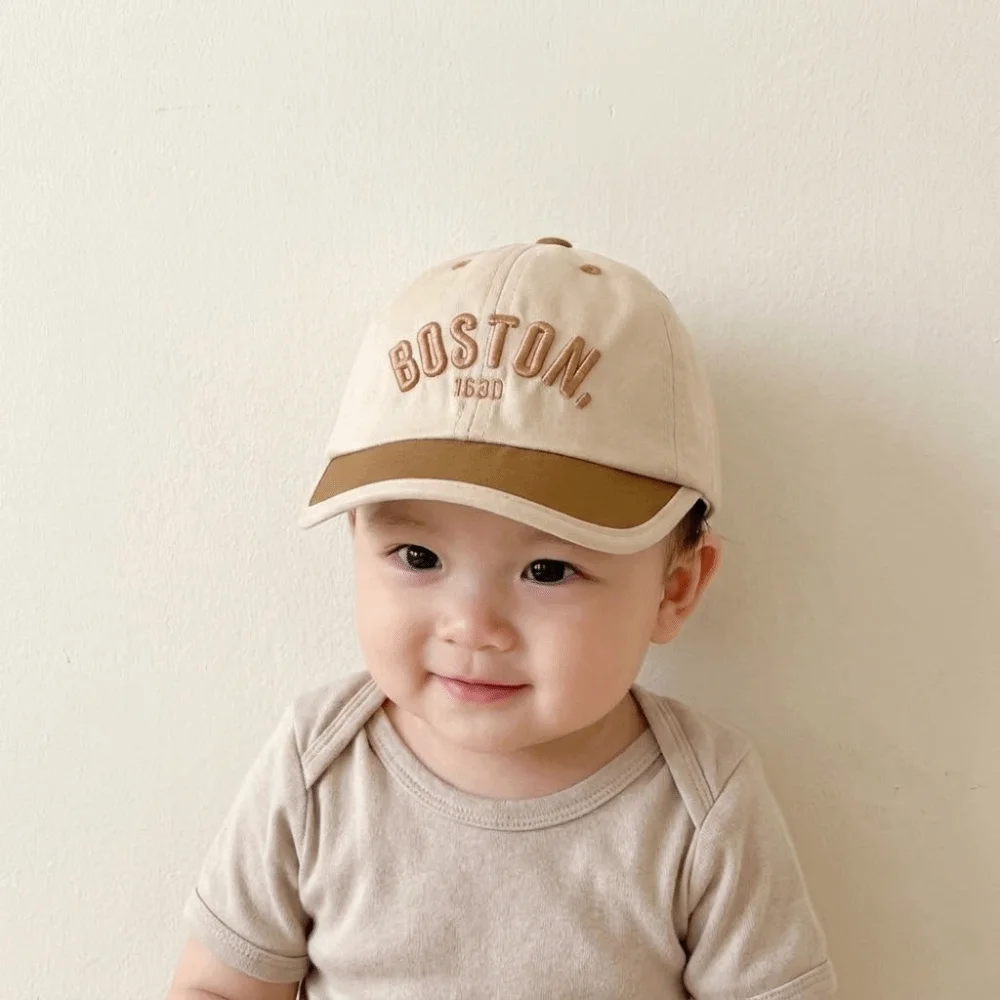 Fashion Patchwork Baby Baseball Hat Korean Style Sunscreen Letter Peaked Cap Adjustable Cotton Children's Sunhat Travel
Fashion Patchwork Baby Baseball Hat Korean Style Sunscreen Letter Peaked Cap Adjustable Cotton Children's Sunhat Travel