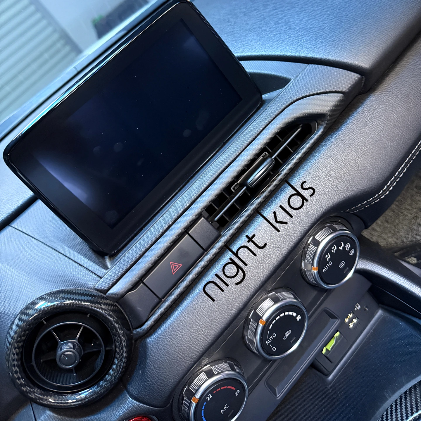 Night Kids For 2016-2025 Mazda MX-5 ND1 ND2 ND3 Carbon Fiber Interior Dry Carbon Fiber Center Air Vent Trim
Night Kids For 2016-2025 Mazda MX-5 ND1 ND2 ND3 Carbon Fiber Interior Dry Carbon Fiber Center Air Vent Trim