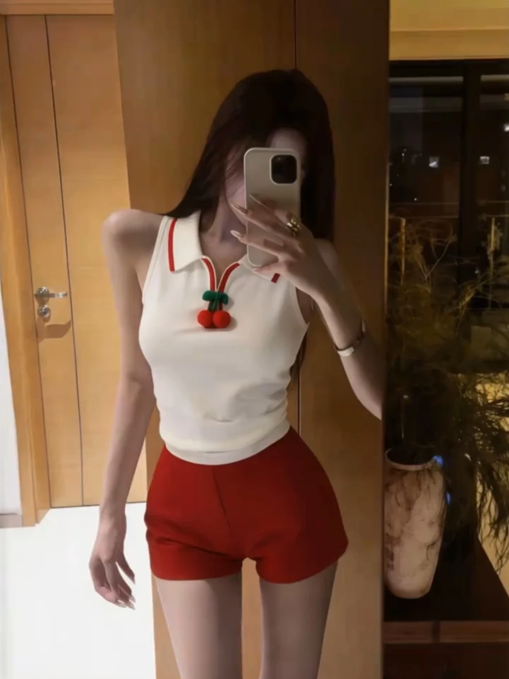 Korean Style Cherry Collar Sleeveless Vest Top And Red Shorts Two Piece Set Women Summer Sweet Anti Aging Ensemble
Korean Style Cherry Collar Sleeveless Vest Top And Red Shorts Two Piece Set Women Summer Sweet Anti Aging Ensemble