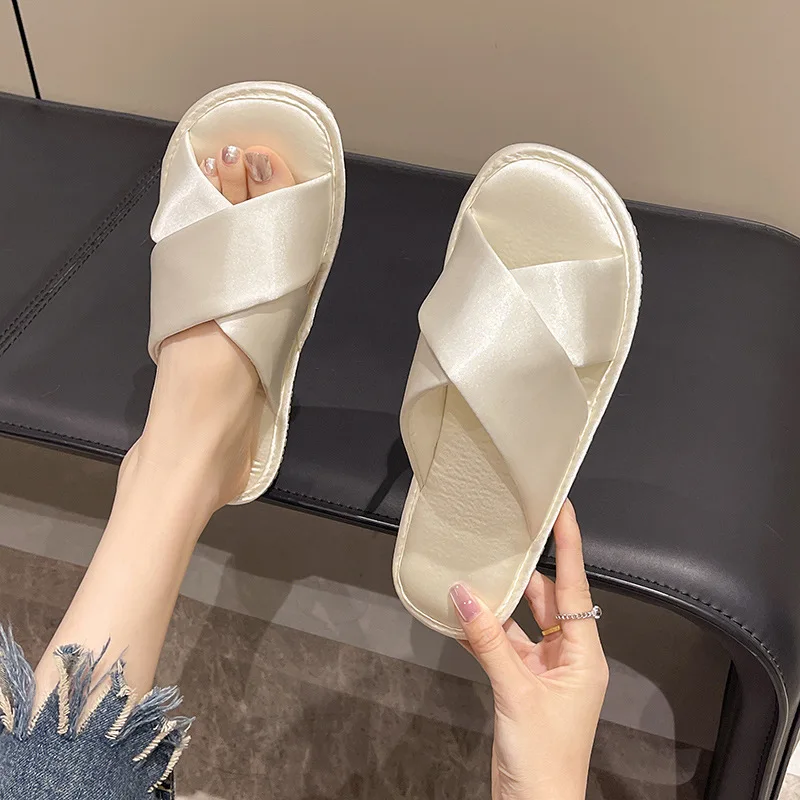 Hot Sale New Spring/Summer Women Satin Slippers Girls Ladies Indoor Non-slip Soft Bottom Slides Fashion Silk Shoes,Couple Style
Hot Sale New Spring/Summer Women Satin Slippers Girls Ladies Indoor Non-slip Soft Bottom Slides Fashion Silk Shoes,Couple Style