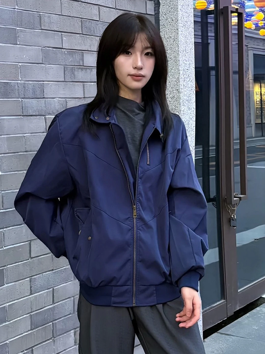 Мужская куртка-бомбер Stand Fit American Sle MA Pilot Jaet с воротником-стойкой, молодежный тренд, осенняя мода
Мужская куртка-бомбер Stand Fit American Sle MA Pilot Jaet с воротником-стойкой, молодежный тренд, осенняя мода