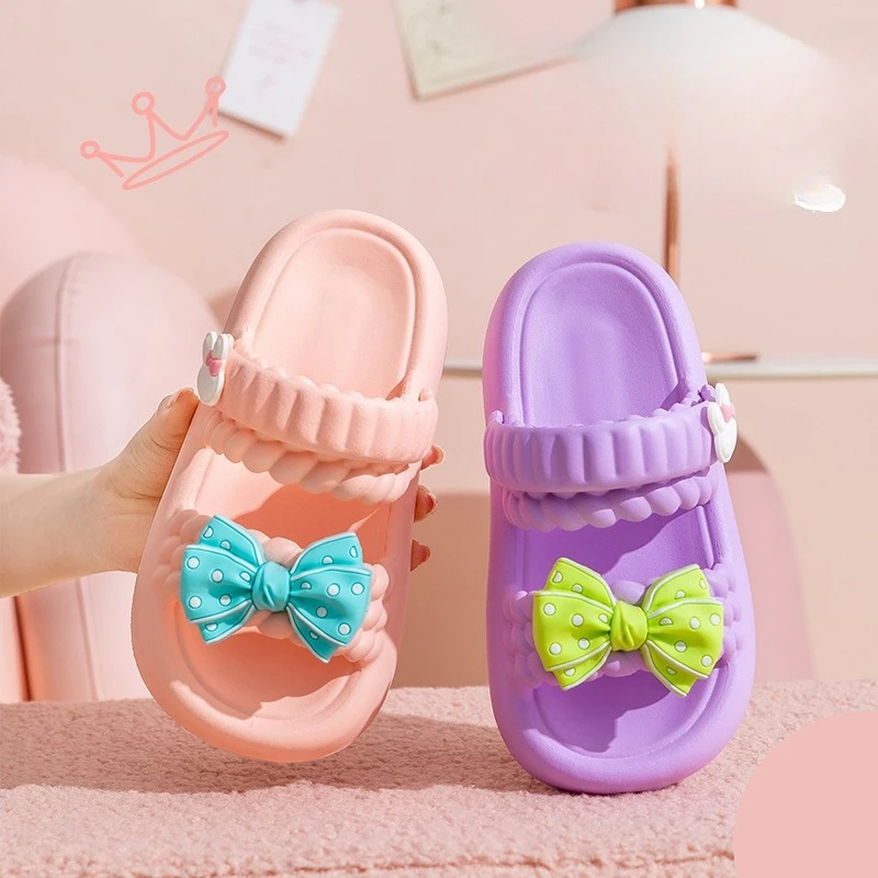 New Summer Kids Shoes Parent-child Soft Slippers Home Outdoor Flip-flops Children Non-slip Beach Sandals Casual Bathroom Sandals
New Summer Kids Shoes Parent-child Soft Slippers Home Outdoor Flip-flops Children Non-slip Beach Sandals Casual Bathroom Sandals