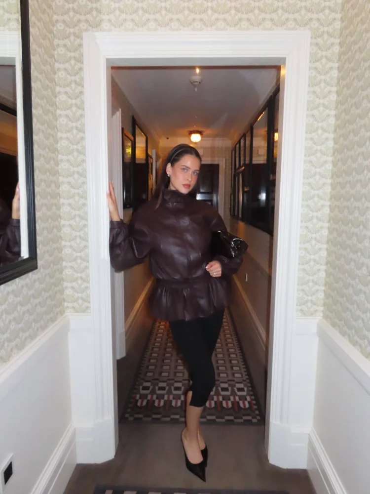 Women Vintage Stand Collar Leather Jacket Full Sleeve Elastic Retro Brown Glossy Waist A-line Jackets 2026 Lady Highstreet Coats
Women Vintage Stand Collar Leather Jacket Full Sleeve Elastic Retro Brown Glossy Waist A-line Jackets 2026 Lady Highstreet Coats