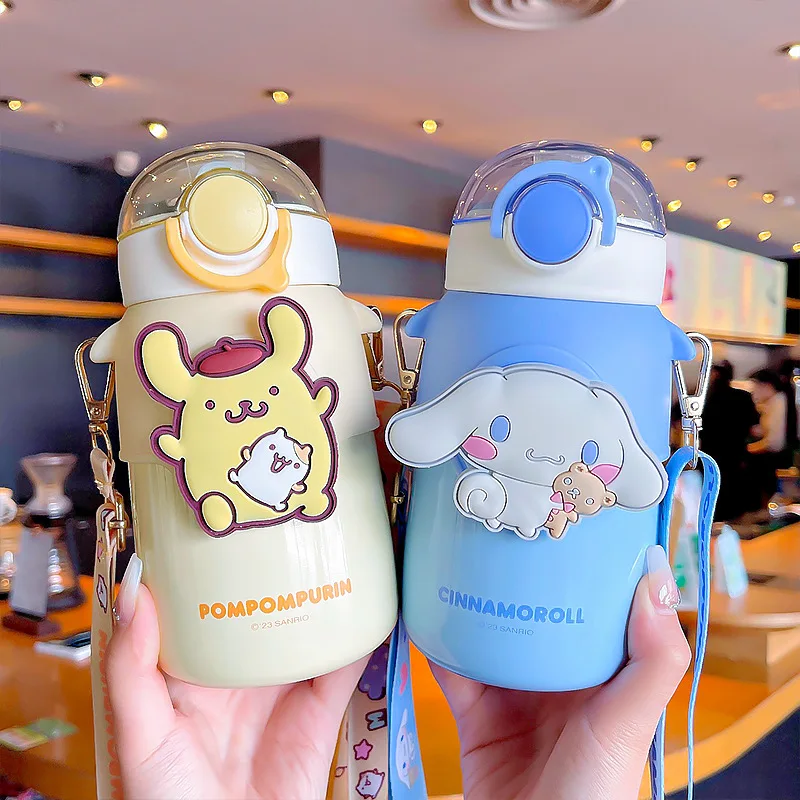 Sanrio 570 мл термос Kuromi Melody, бутылка для воды Kawaii, аниме, булочка с корицей, бархатный шарик, соломенная чашка Puchacco из нержавеющей стали, подарок
Sanrio 570 мл термос Kuromi Melody, бутылка для воды Kawaii, аниме, булочка с корицей, бархатный шарик, соломенная чашка Puchacco из нержавеющей стали, подарок